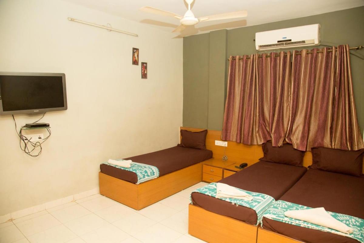 Srujan Sarai Service Apartment Mumbai Bagian luar foto