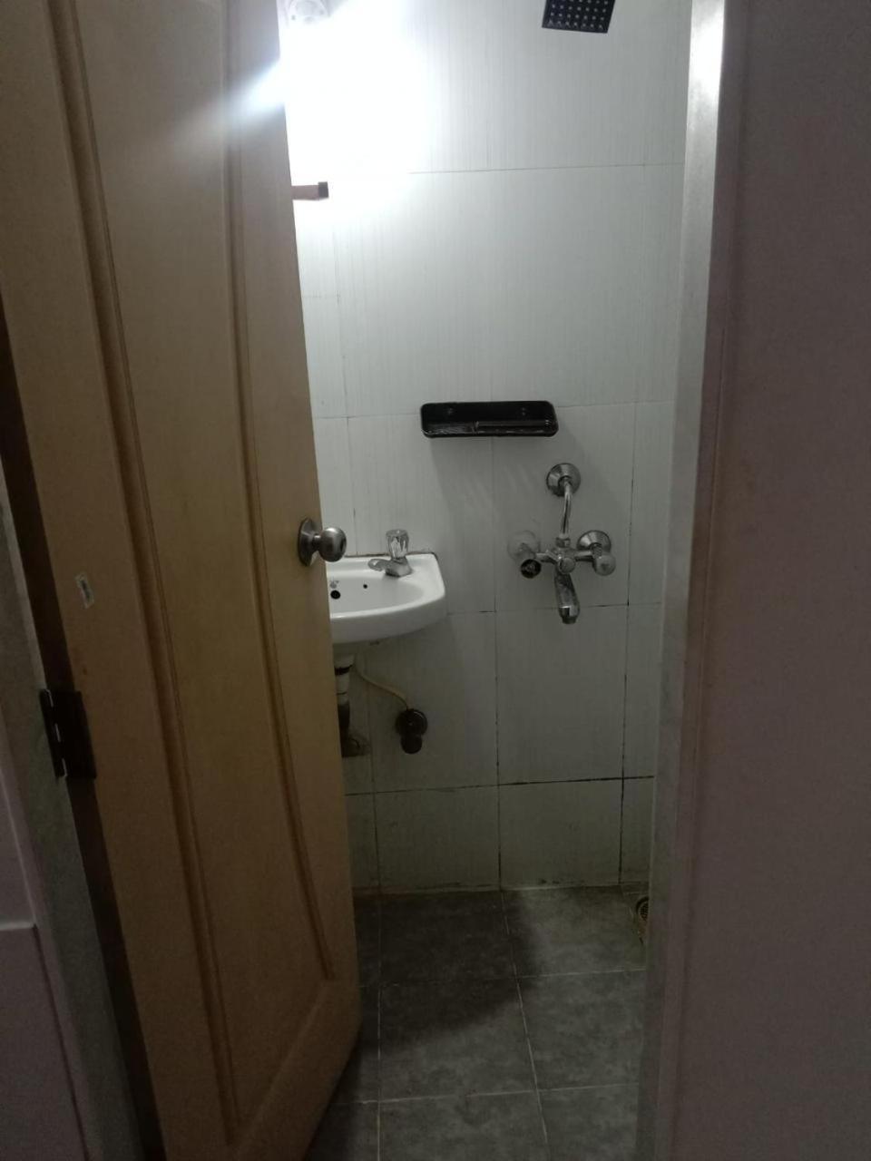 Srujan Sarai Service Apartment Mumbai Bagian luar foto
